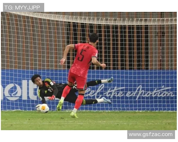 央视深度报道足球明星背后的故事与成就揭秘 央视深度报道足球明星背后的故事与成就揭秘