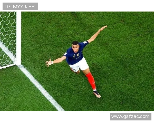 哪个足球明星在空中飞跃的高度让人惊叹不已呢