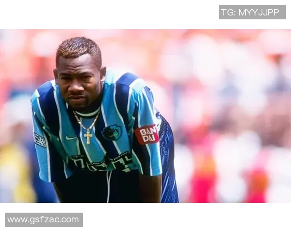 足球明星人物发型女生的时尚潮流解析与搭配技巧分享