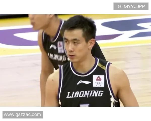 武汉篮球队以74分稳居总决赛积分榜首位展现强劲实力